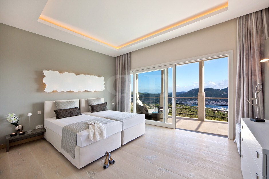 Mega Villa Mont Port, Gallery 11