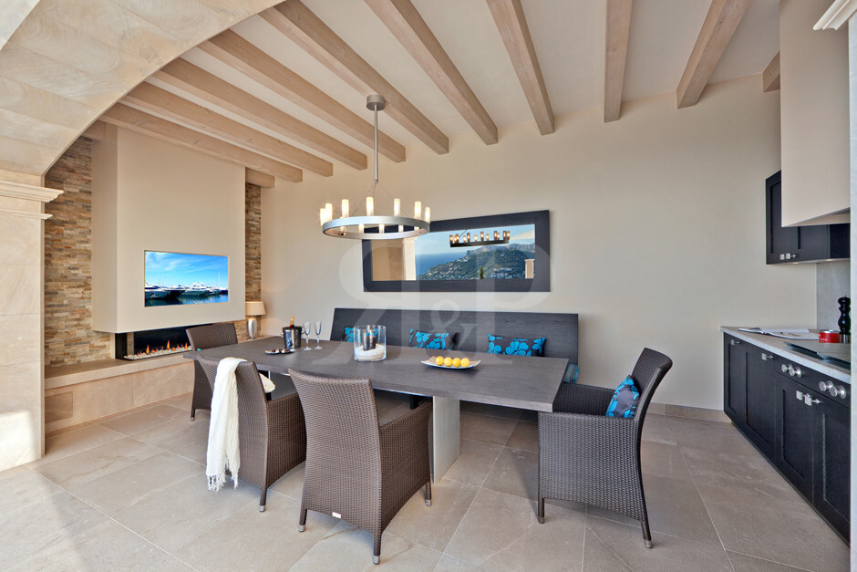 Mega Villa Mont Port, Gallery 2