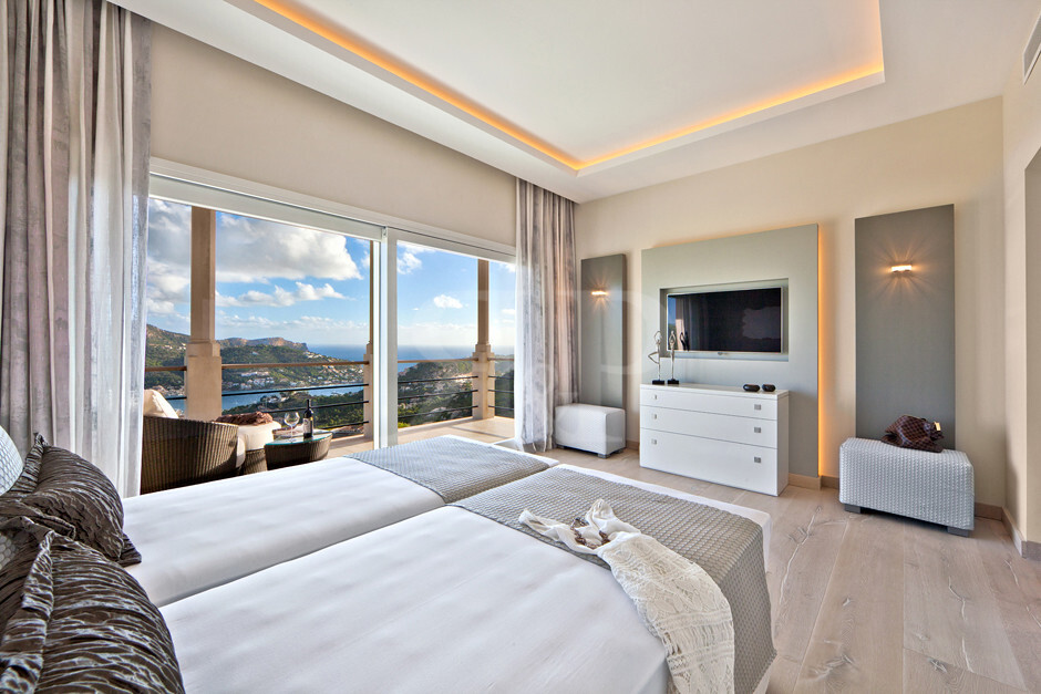 Mega Villa Mont Port, Gallery 12