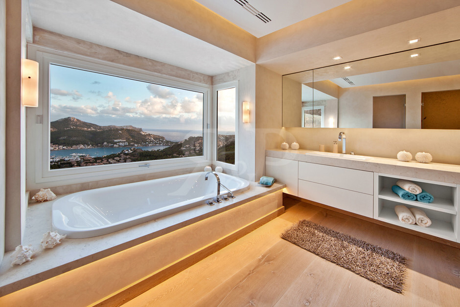 Mega Villa Mont Port, Gallery 5