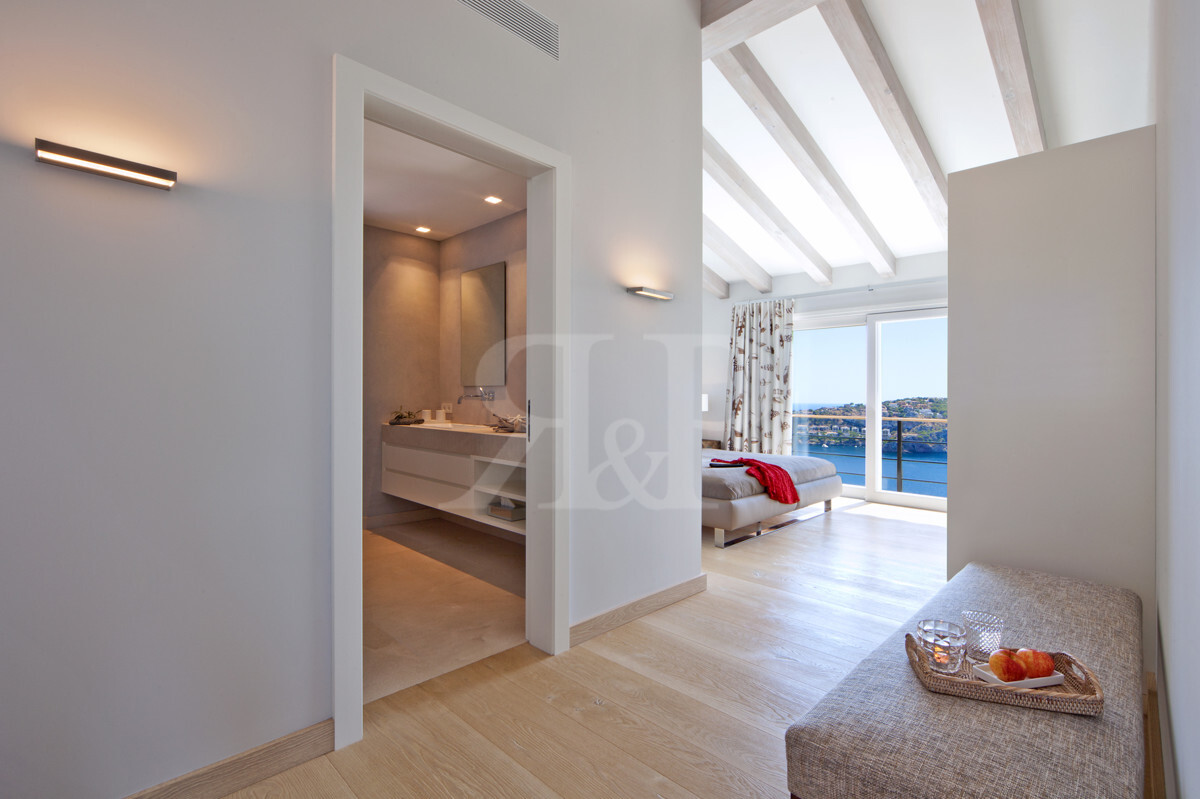 First Line Villa, Bildergalerie 23