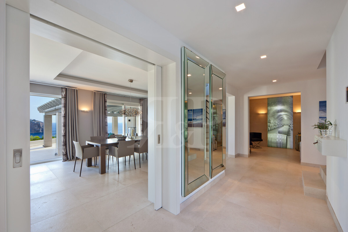 First Line Villa, Bildergalerie 5
