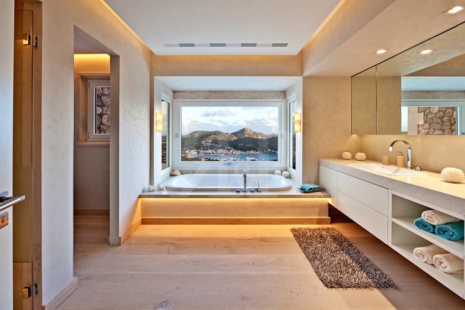 Mega Villa Mont Port, Gallery 6