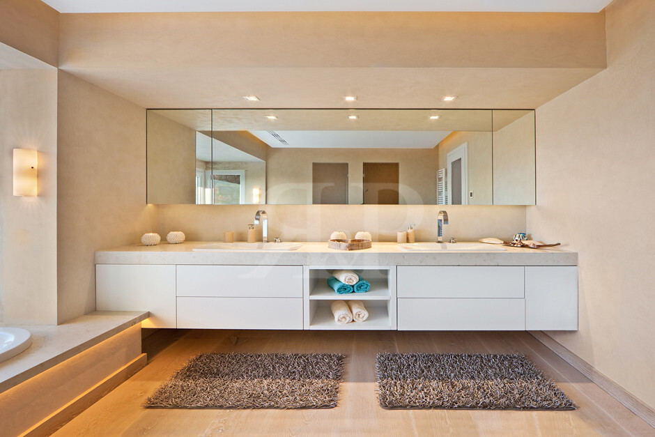 Mega Villa Mont Port, Gallery 4